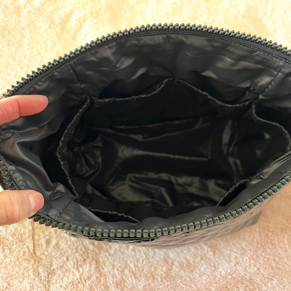 NWOT MZ Wallace Large Zoey Cosmetic in Black Lacquer - PRICED TO SELL FAST! - Picture 3 of 7